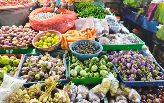 Pasar Bawah Ramayana Lesu, Lalapan Langka Tetap Dicari